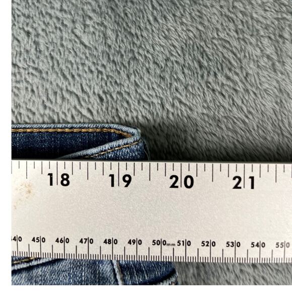 Men’s Lucky Brand 410 Athletic Slim Jeans 38-32 Blue Wash — Excellent Condition - Picture 9 of 11